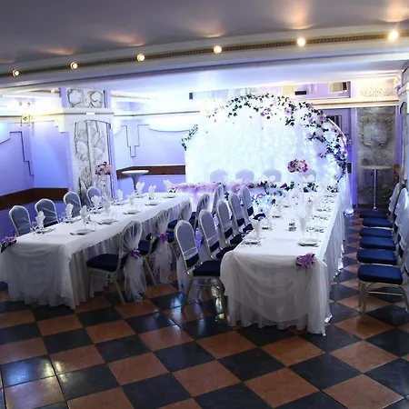 Planeta Hotel 3*