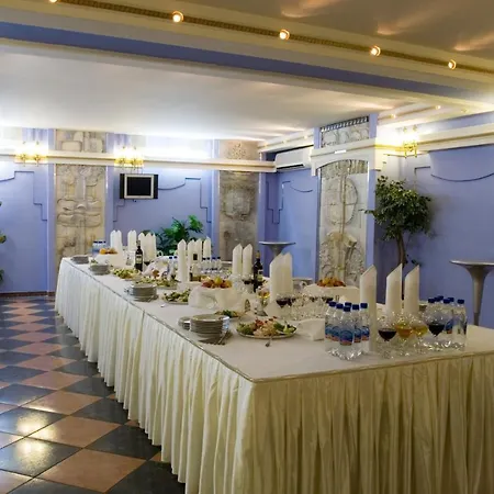 Planeta Hotel 3*